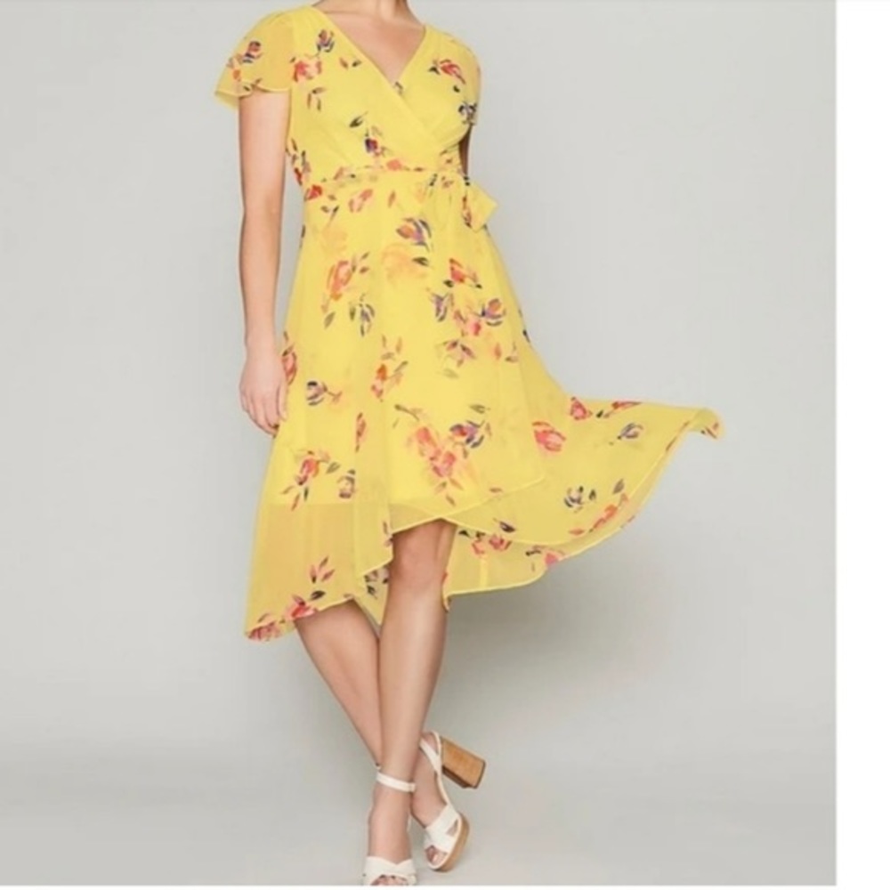Beautiful color for the summer Dkny yellow dress!